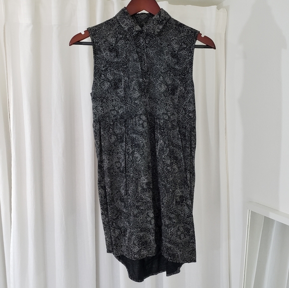 Vans Dresses & Skirts - EUC Vans Sleeveless Open Back Midi Collared Dress